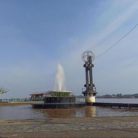 Hotel Gajahmada Pontianak Luaran gambar