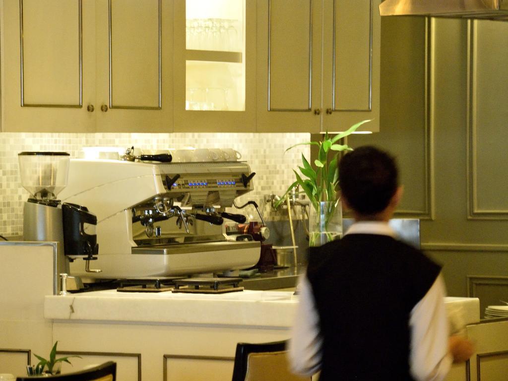 Hotel Gajahmada Pontianak Luaran gambar