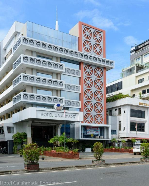 Hotel Gajahmada Pontianak Luaran gambar