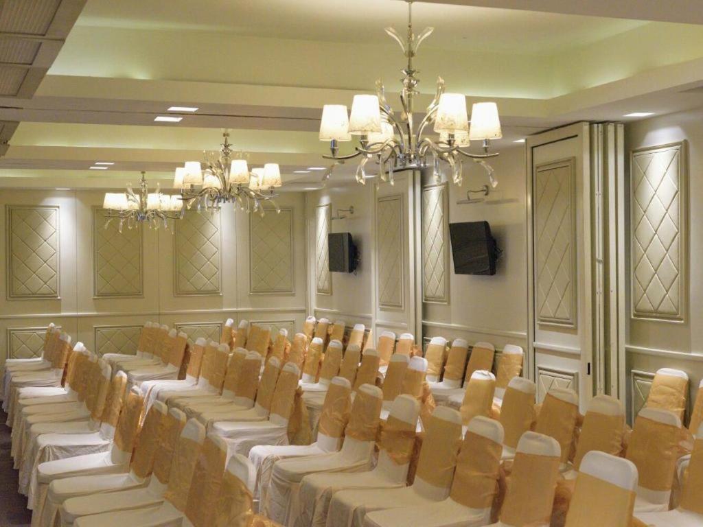 Hotel Gajahmada Pontianak Luaran gambar