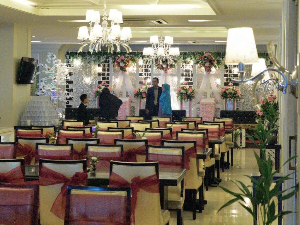 Hotel Gajahmada Pontianak Luaran gambar