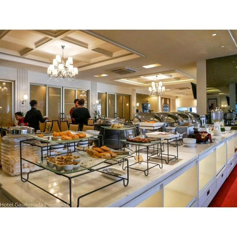 Hotel Gajahmada Pontianak Luaran gambar