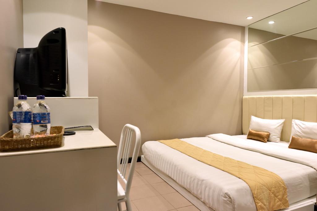 Hotel Gajahmada Pontianak Luaran gambar
